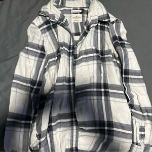 American Eagle Outfitters Black and White Plaid Button Down Shirt
